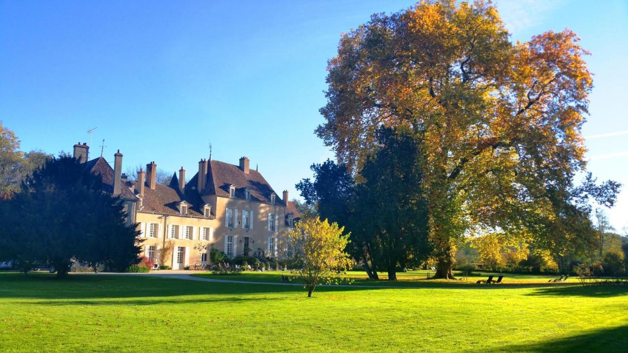Chateau De Vault De Lugny Exterior photo